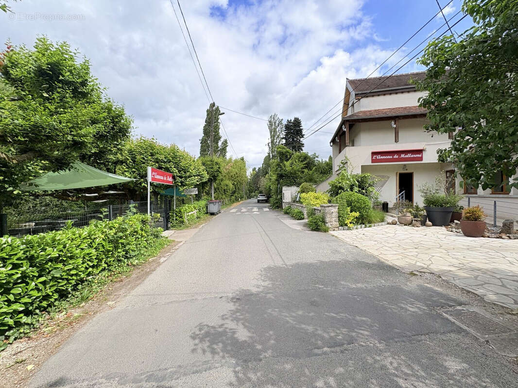 Autre à VULAINES-SUR-SEINE