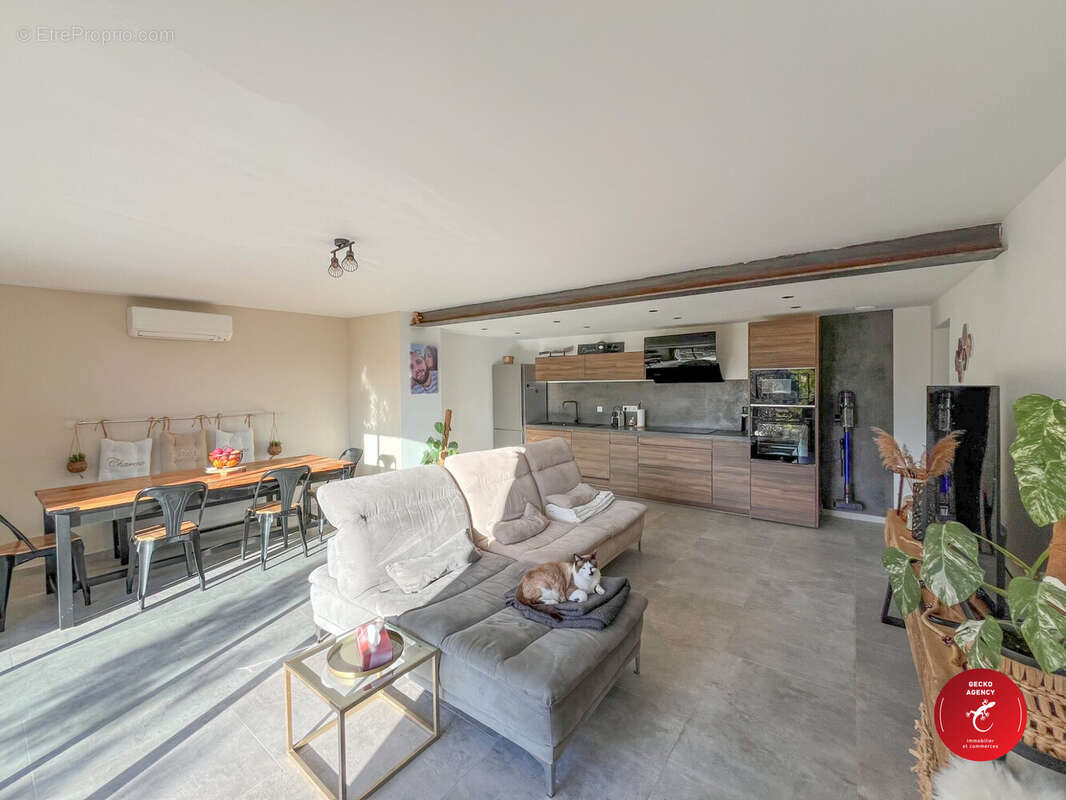 Maison à FIGANIERES