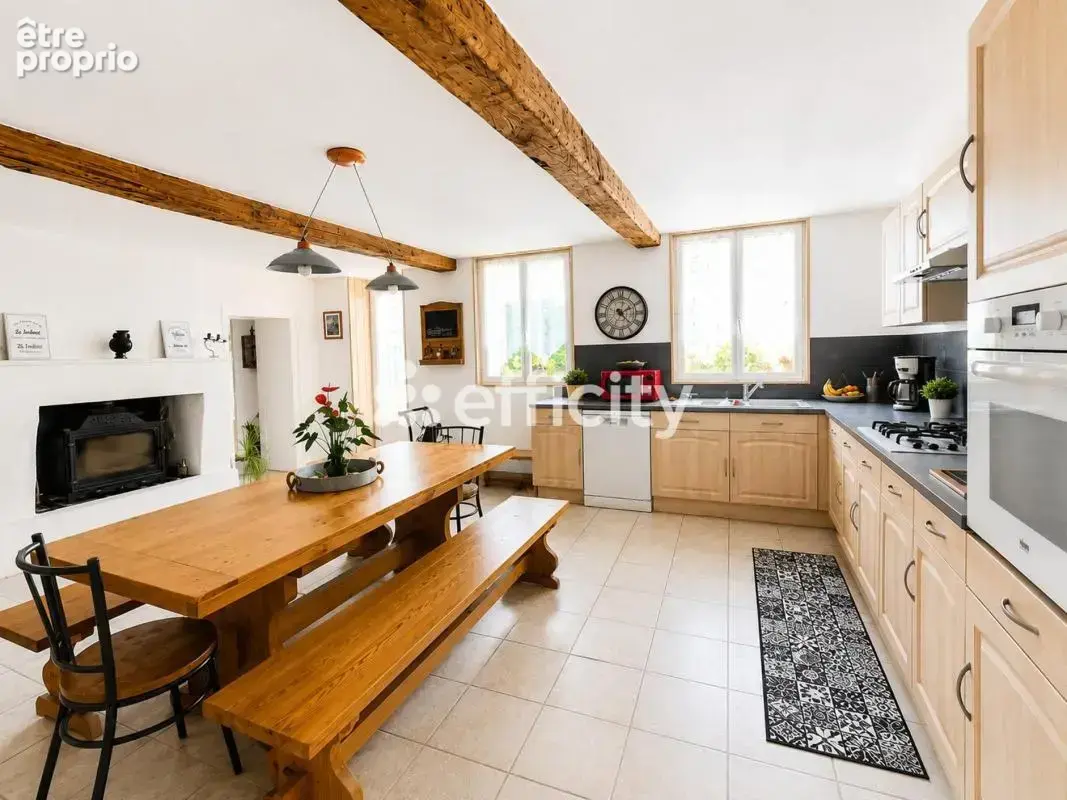 Maison 200 m² à Saint-Andre-De-Lidon  - photo 2