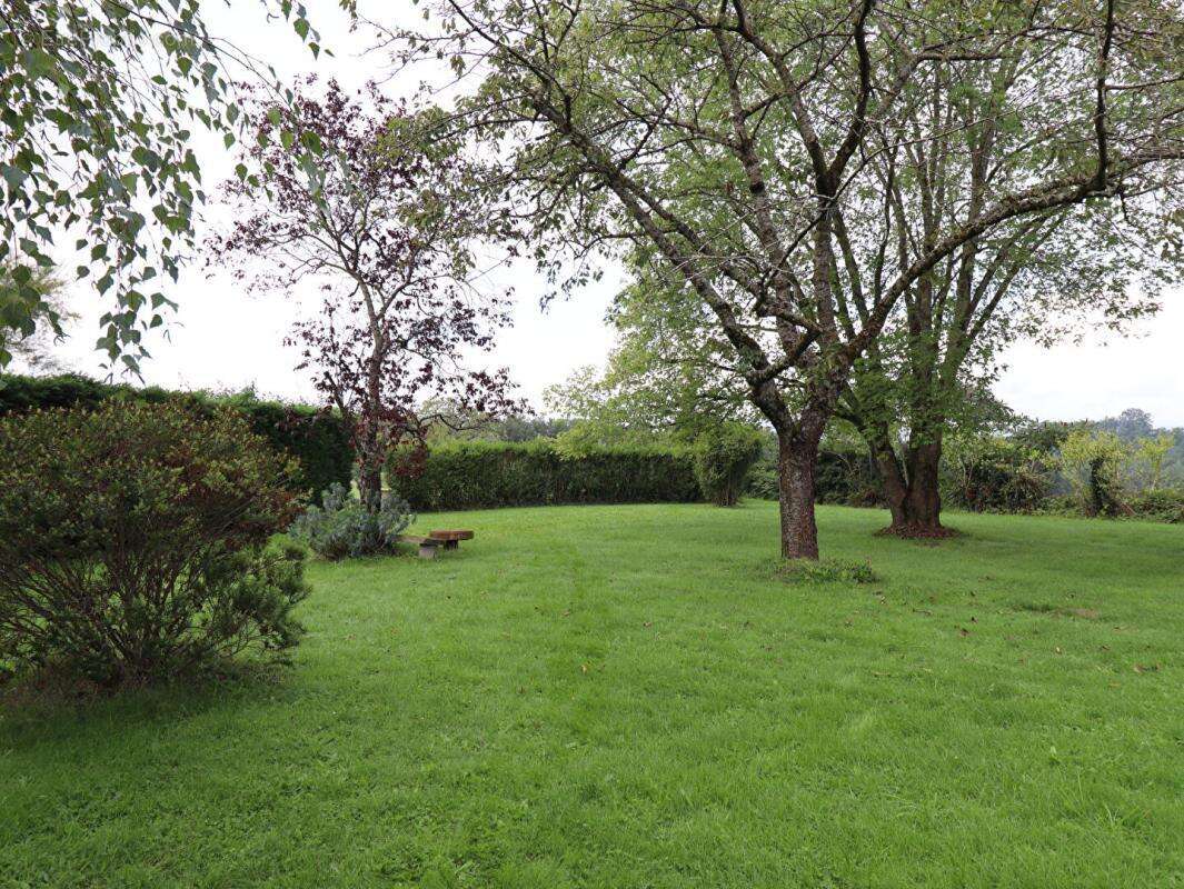 Maison à SERMENTIZON