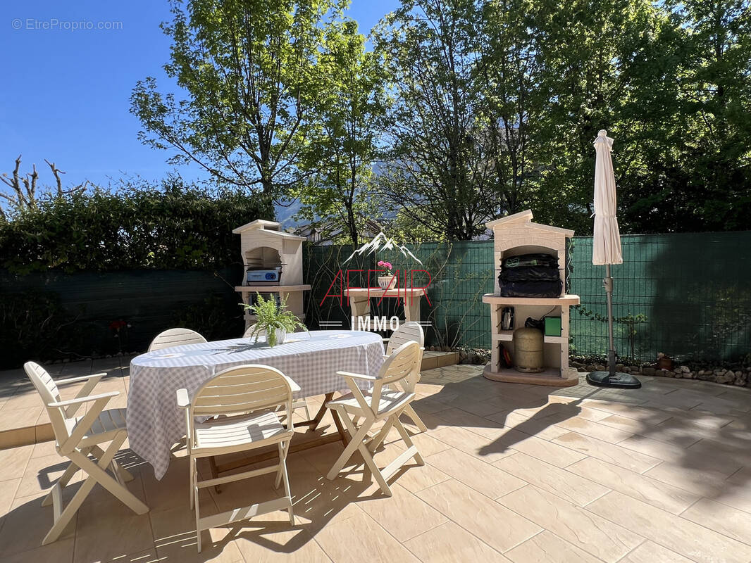 Maison à COLLONGES-SOUS-SALEVE