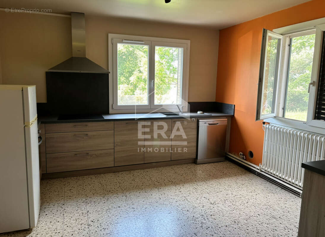 Appartement à ORCHAMPS-VENNES