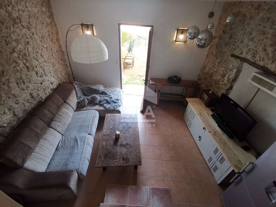 Maison à LA ROQUETTE-SUR-SIAGNE