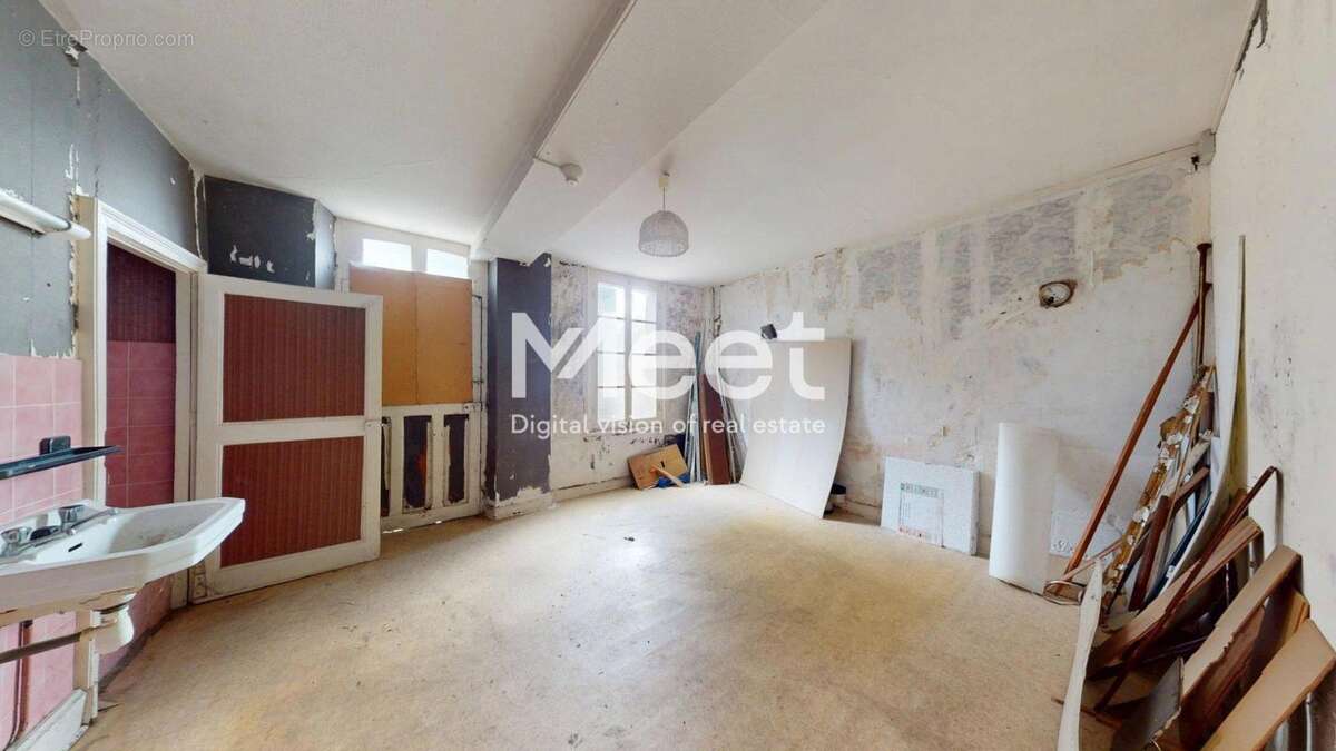 Local commercial - 7 chambres - photo 11