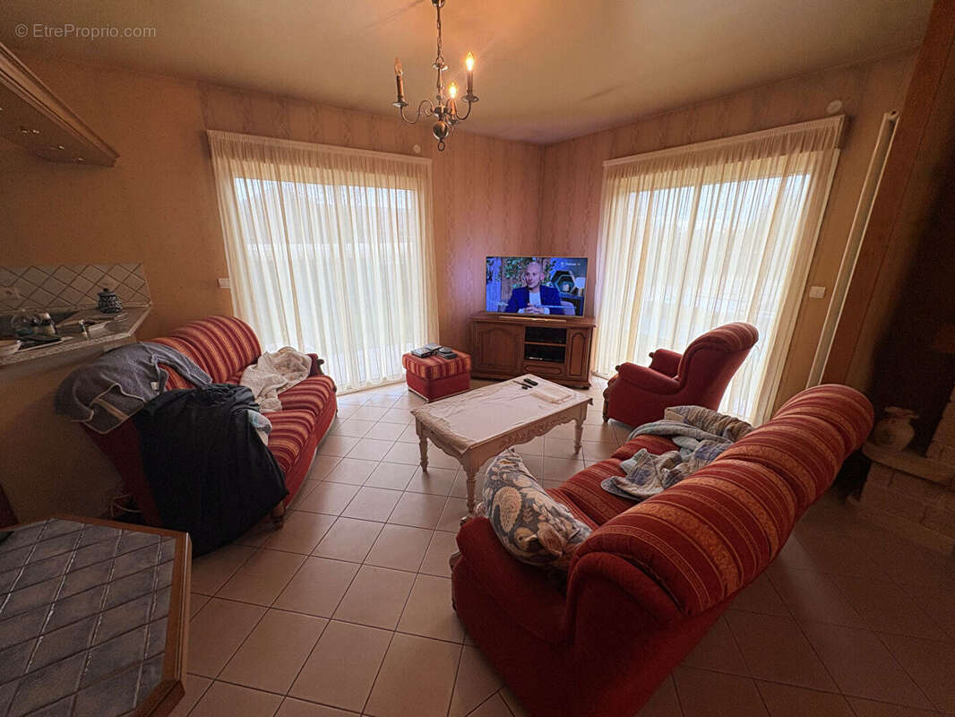 Maison à MOY-DE-L'AISNE