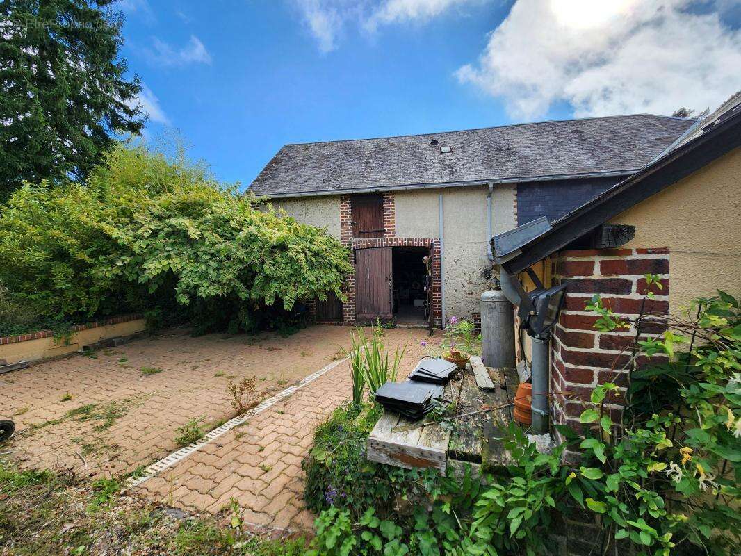 Maison à SAINT-AGIL