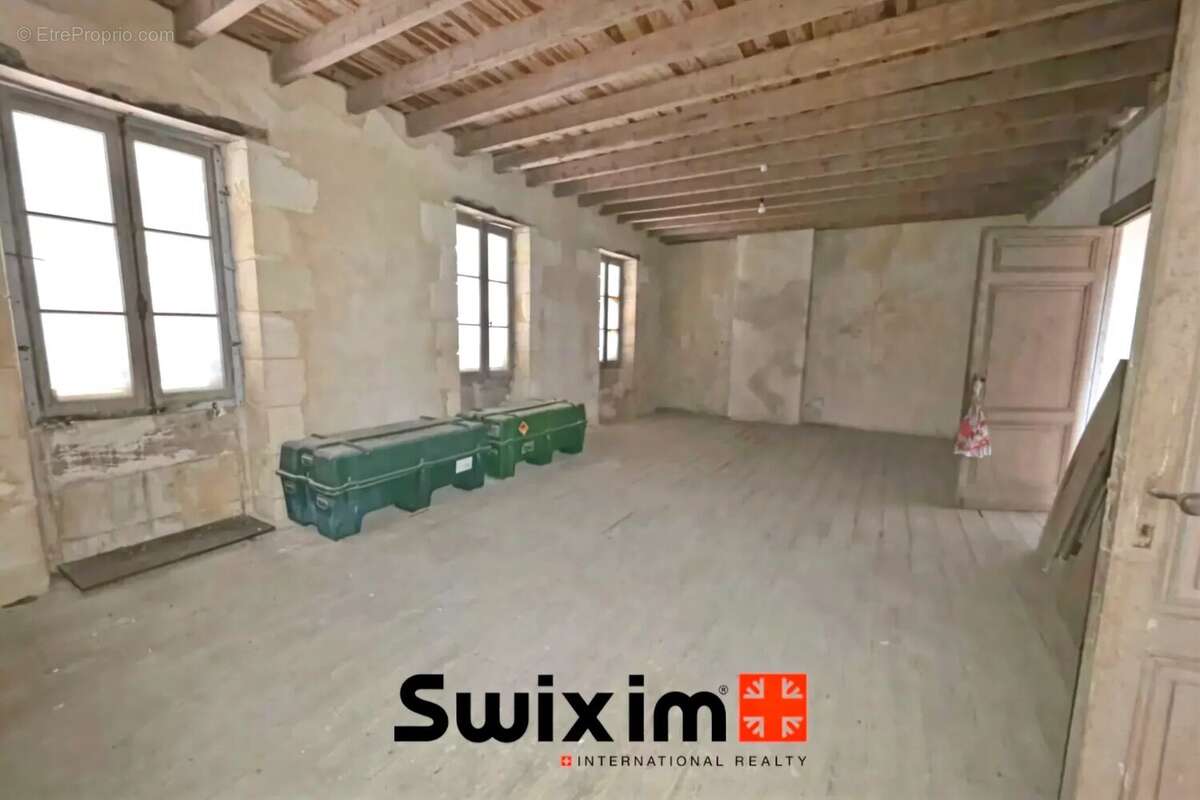 Maison de Maître de 235M² à rénover à Blaignan-Prignac - photo 12