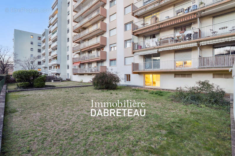 Appartement à LYON-8E