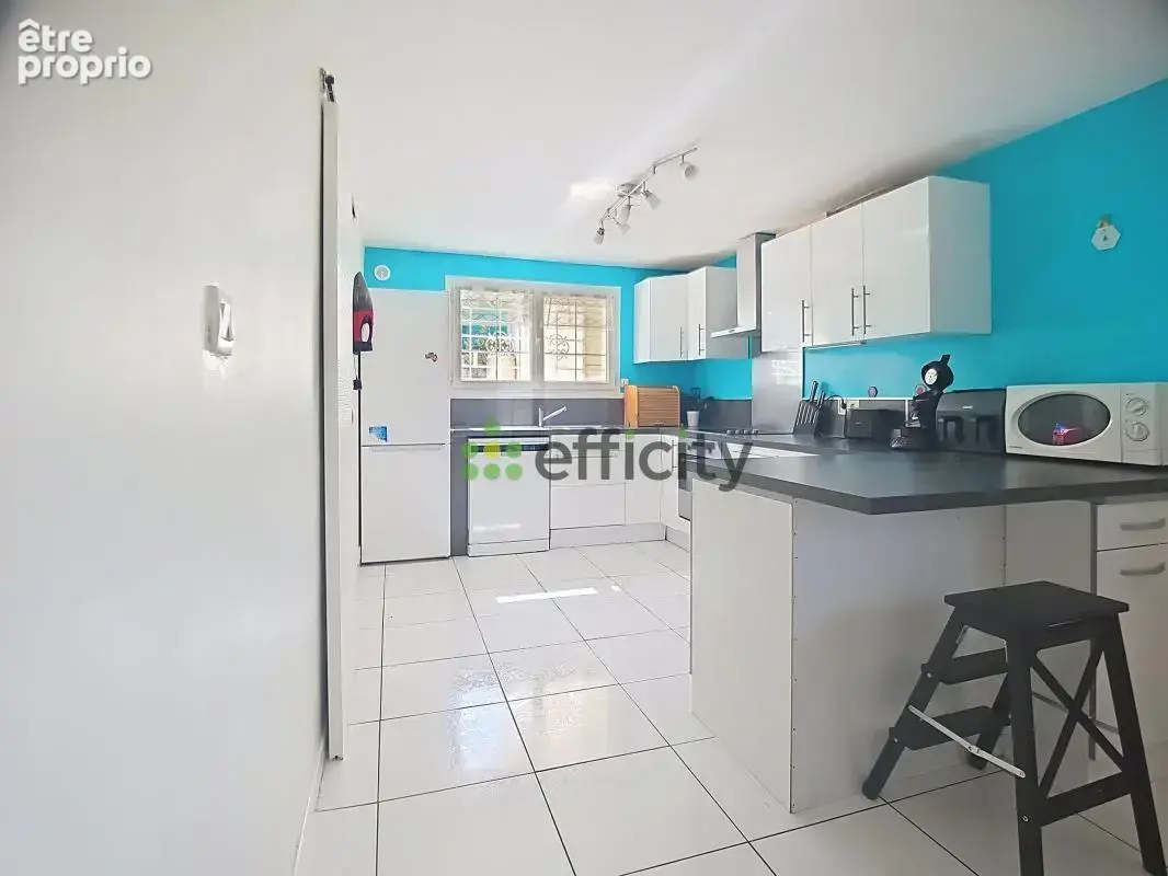 Maison 5 pièces 148 m² à vendre à Genilac (42800) - photo 3