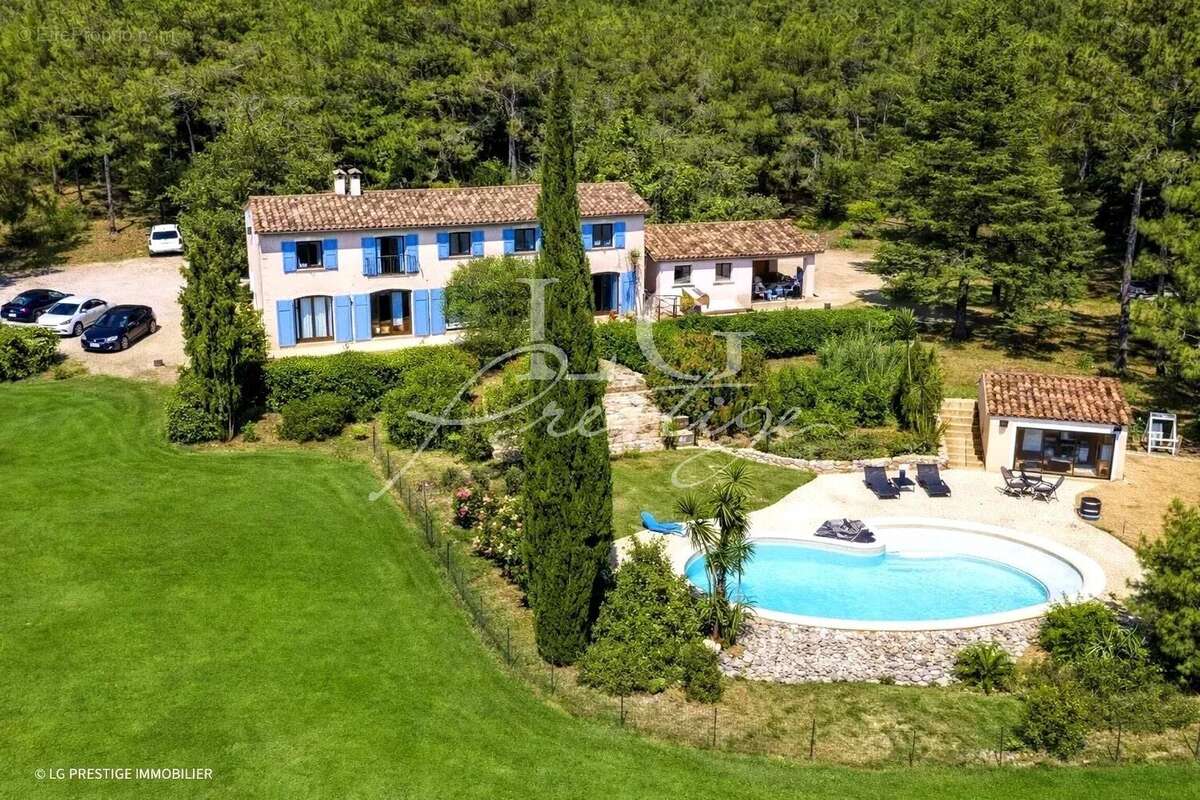 Maison à TOURRETTES