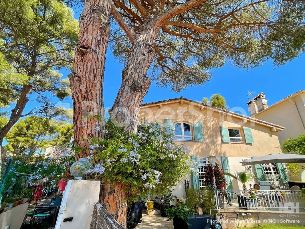 Maison à SAINT-CYR-SUR-MER