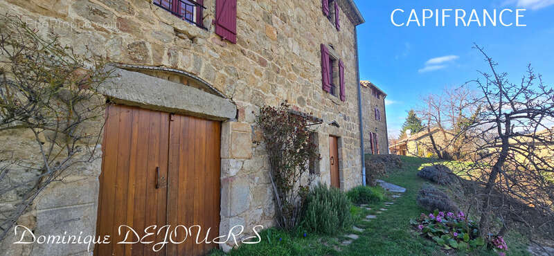 Ardèche, ensemble charmant de 2 maisons en pierres, avec terrasses, caves voutées et terrains attenants - photo 3