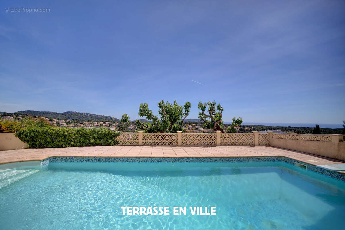 Maison à CARNOUX-EN-PROVENCE