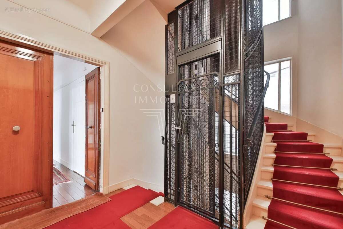 Appartement à PARIS-15E