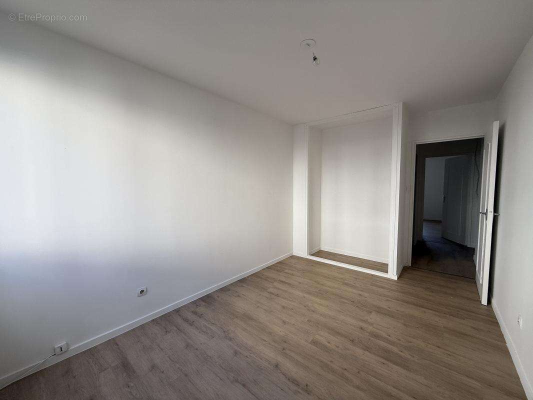 Appartement à LE CHAMBON-FEUGEROLLES