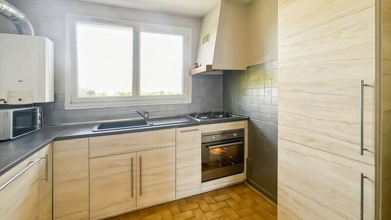 Appartement à LES CLAYES-SOUS-BOIS