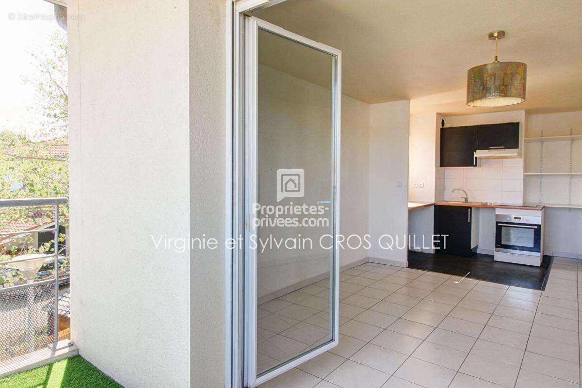 Appartement à LESPINASSE