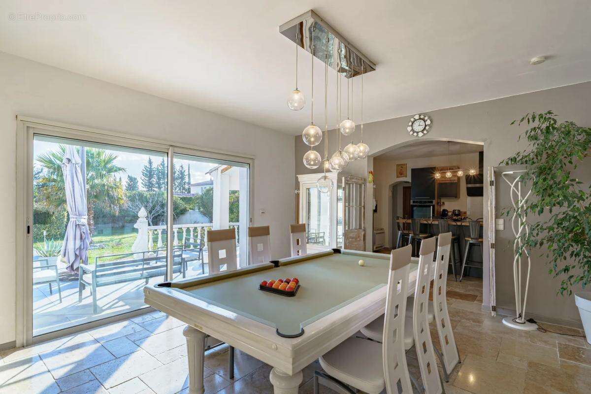 Maison à PELISSANNE