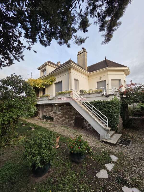 Maison à SAINT-JULIEN-LES-VILLAS