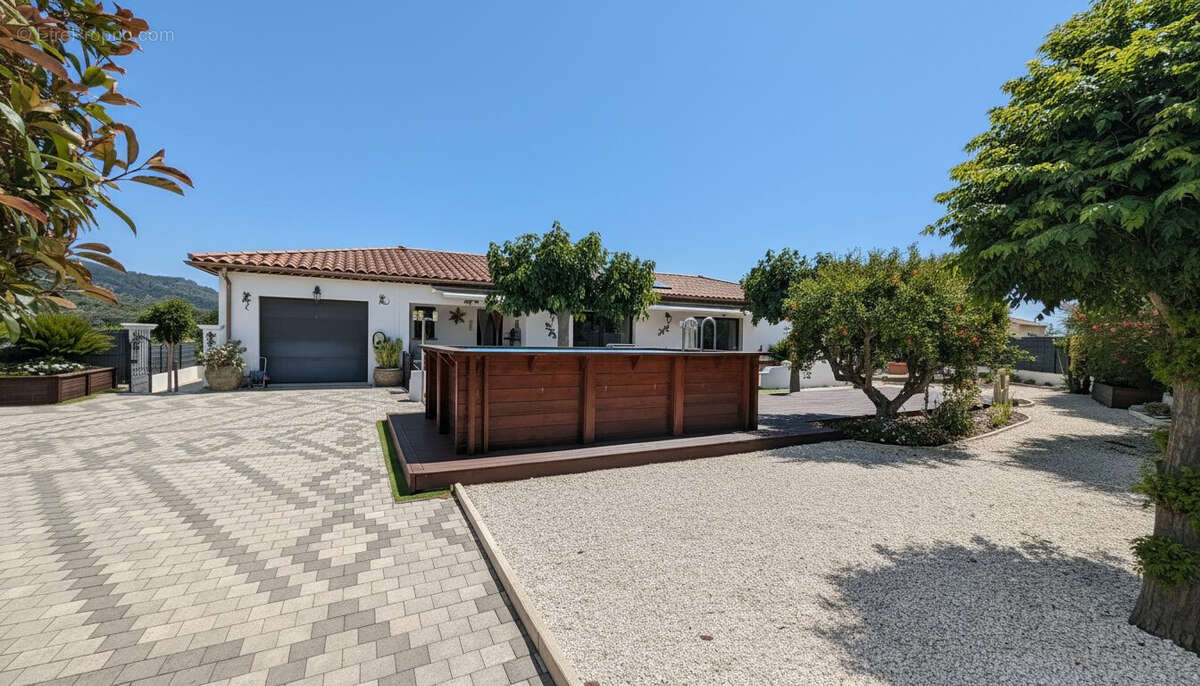 Maison à GONFARON