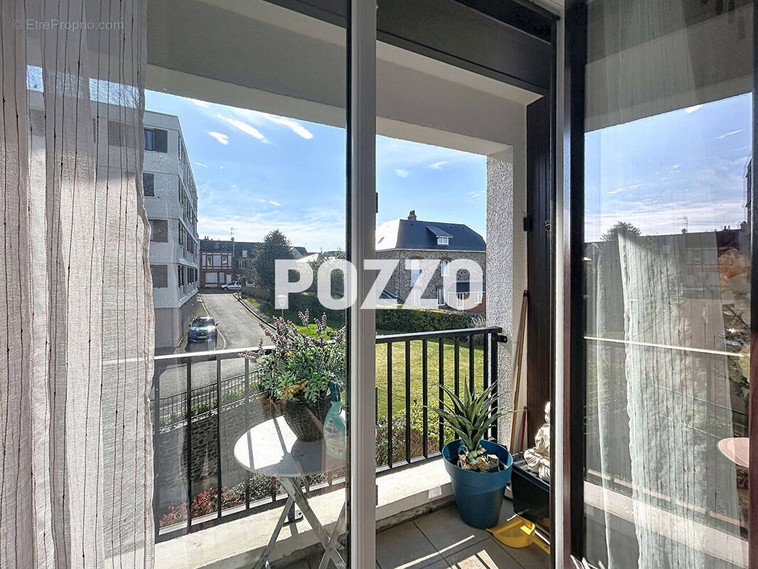 Appartement à DONVILLE-LES-BAINS