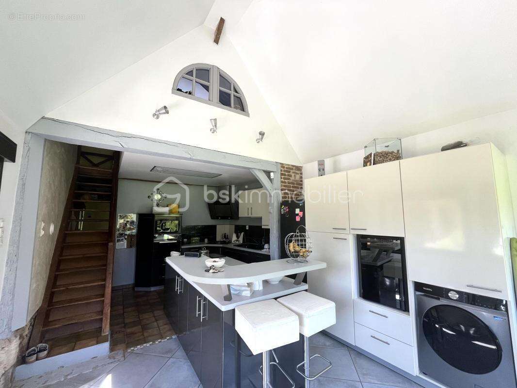 Maison à SAINT-PIERRE-DES-FLEURS