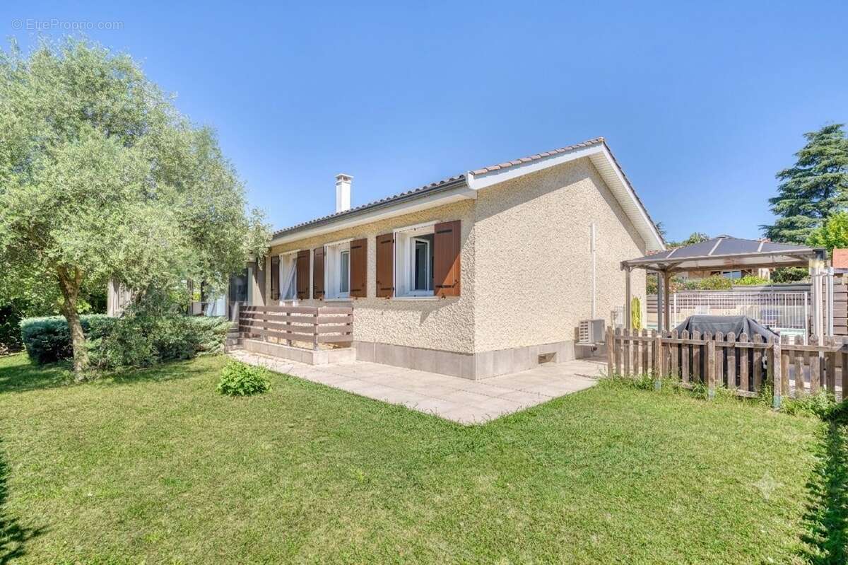 Maison 145 m² à Saint-Priest  - photo 5