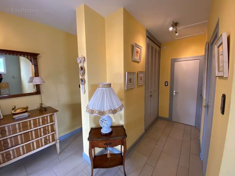 Maison à MARINGUES