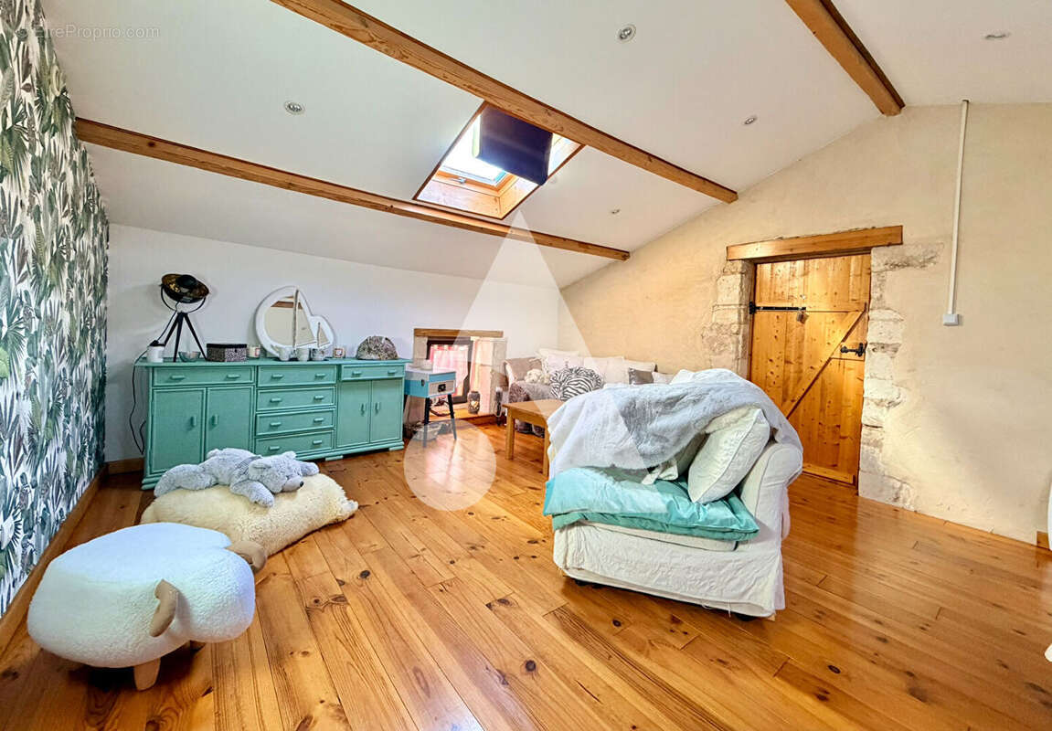 Maison à SAINT-JUST-LUZAC