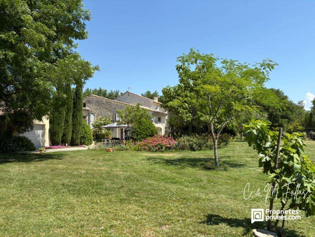 Le charme d'un mas provençal... le confort d'une demeure contemporaine - photo 2