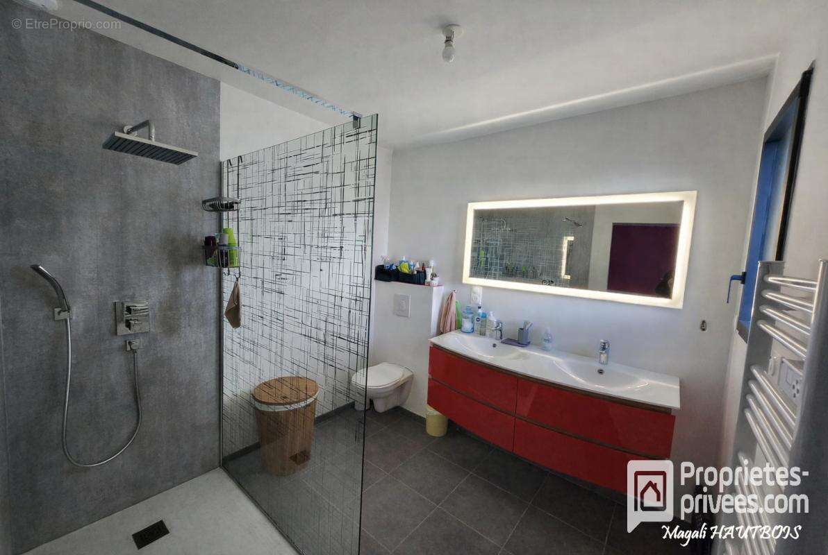 Maison à SAINT-HILAIRE-DU-HARCOUET