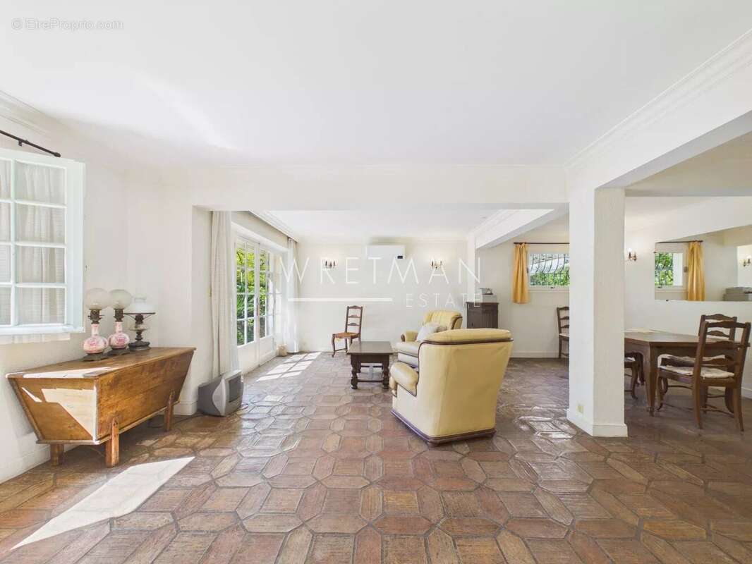 Somptueuse Maison de ville individuelle avec jardin à Rénover - Cannes Montfleury - photo 2