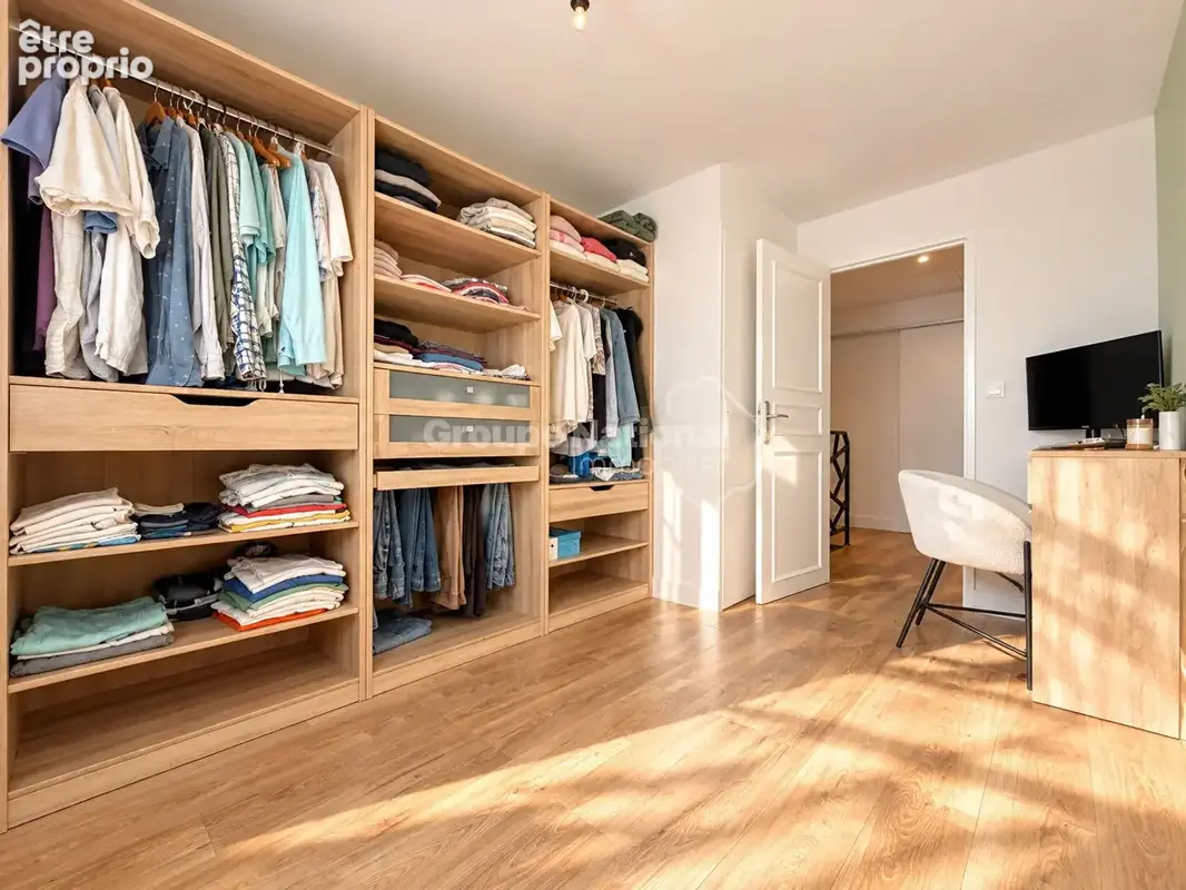 Magnifique maison entièrement rénovée avec extérieur et grand garage ! - photo 8