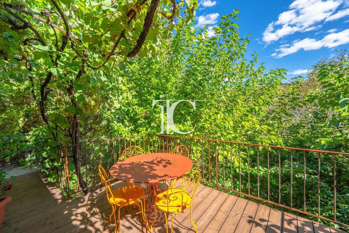 Maison à LES ASSIONS