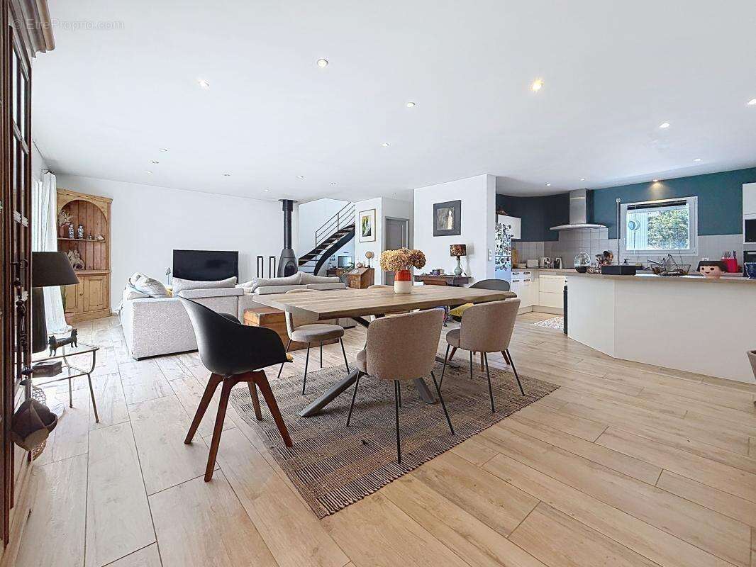 Maison familiale de standing avec piscine, suite parentale et appartement indépendant - photo 4