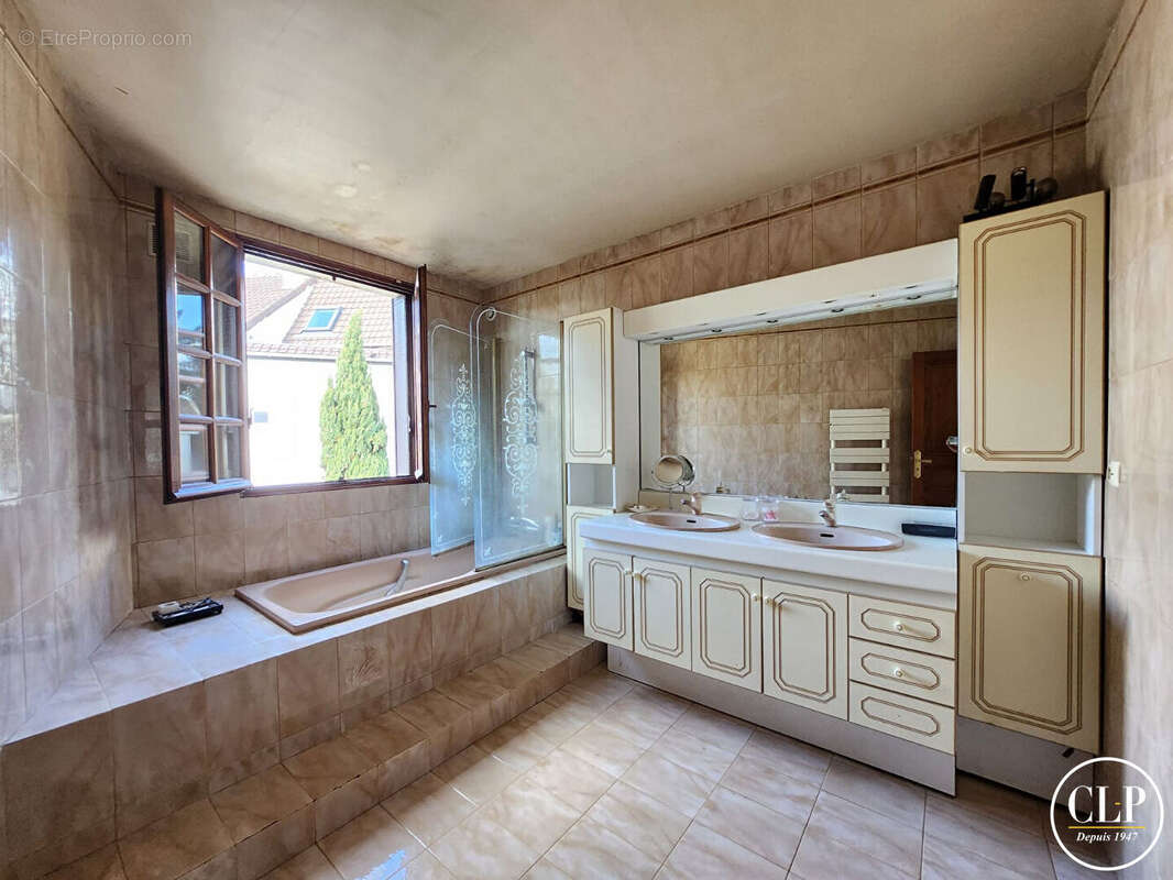 Maison à NEUILLY-PLAISANCE