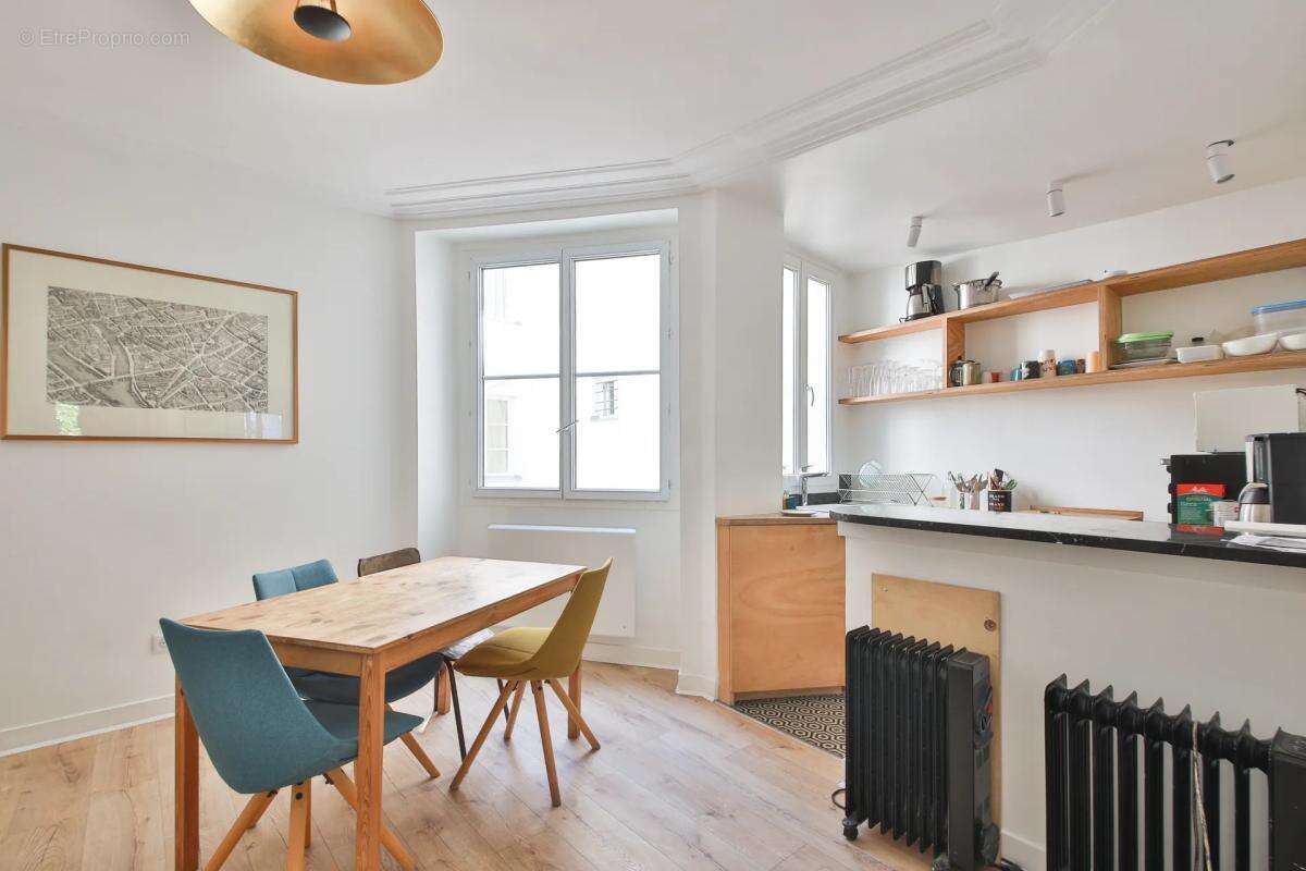 Appartement à PARIS-10E