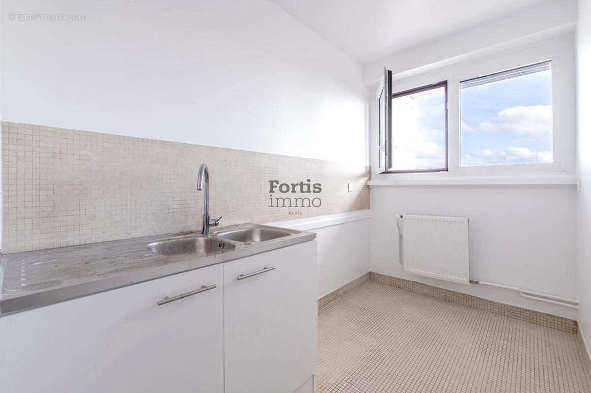 Appartement à PARIS-15E