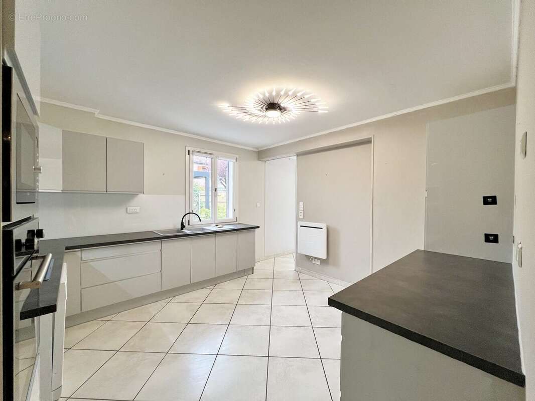 Maison à DECINES-CHARPIEU