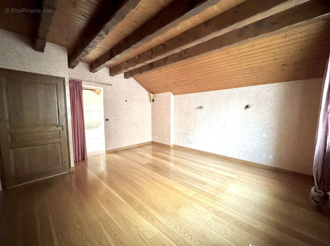 Maison à ALLONZIER-LA-CAILLE