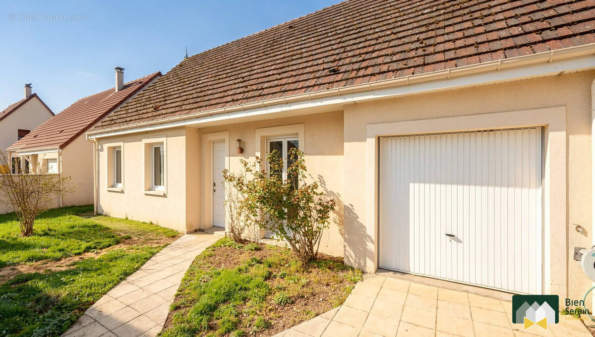 Maison à CHAMPHOL