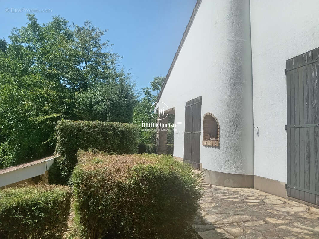 Maison à BUJALEUF