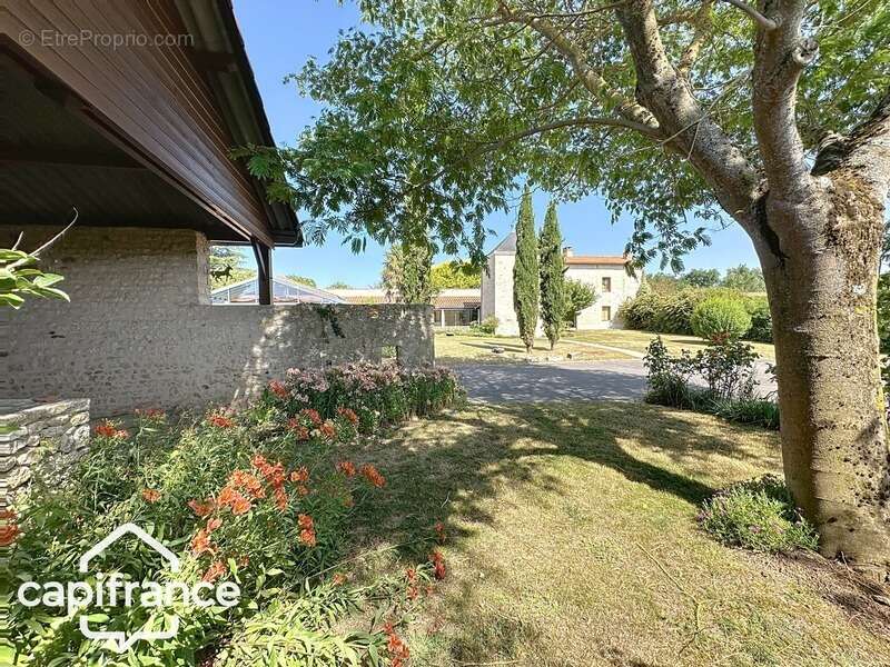 Propriété 12 pièces proche de THOUARS (79) un lieu d’exception - photo 21