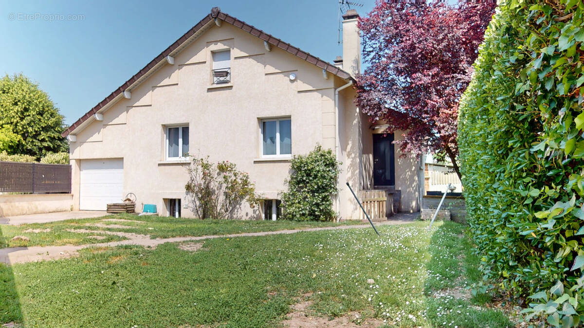 Maison à LA FRETTE-SUR-SEINE