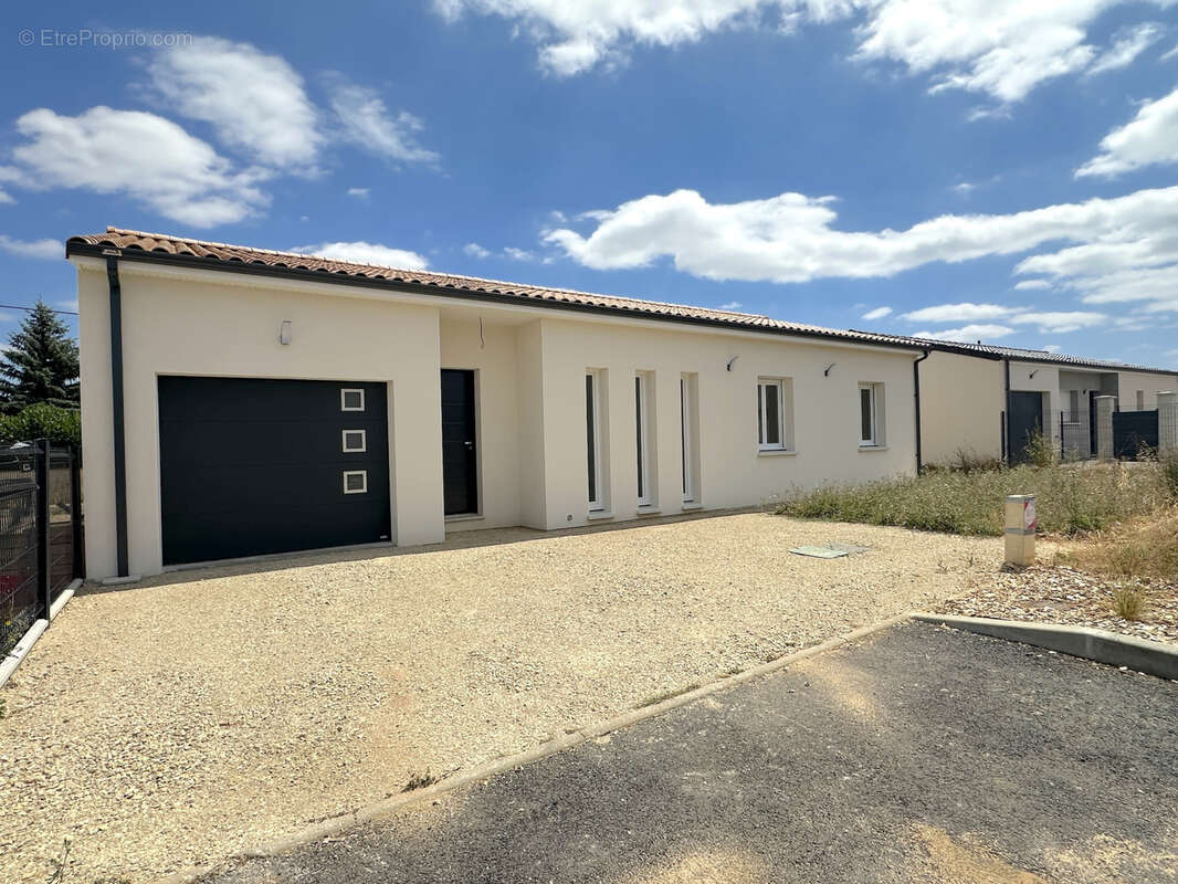 Maison à MONTAMISE