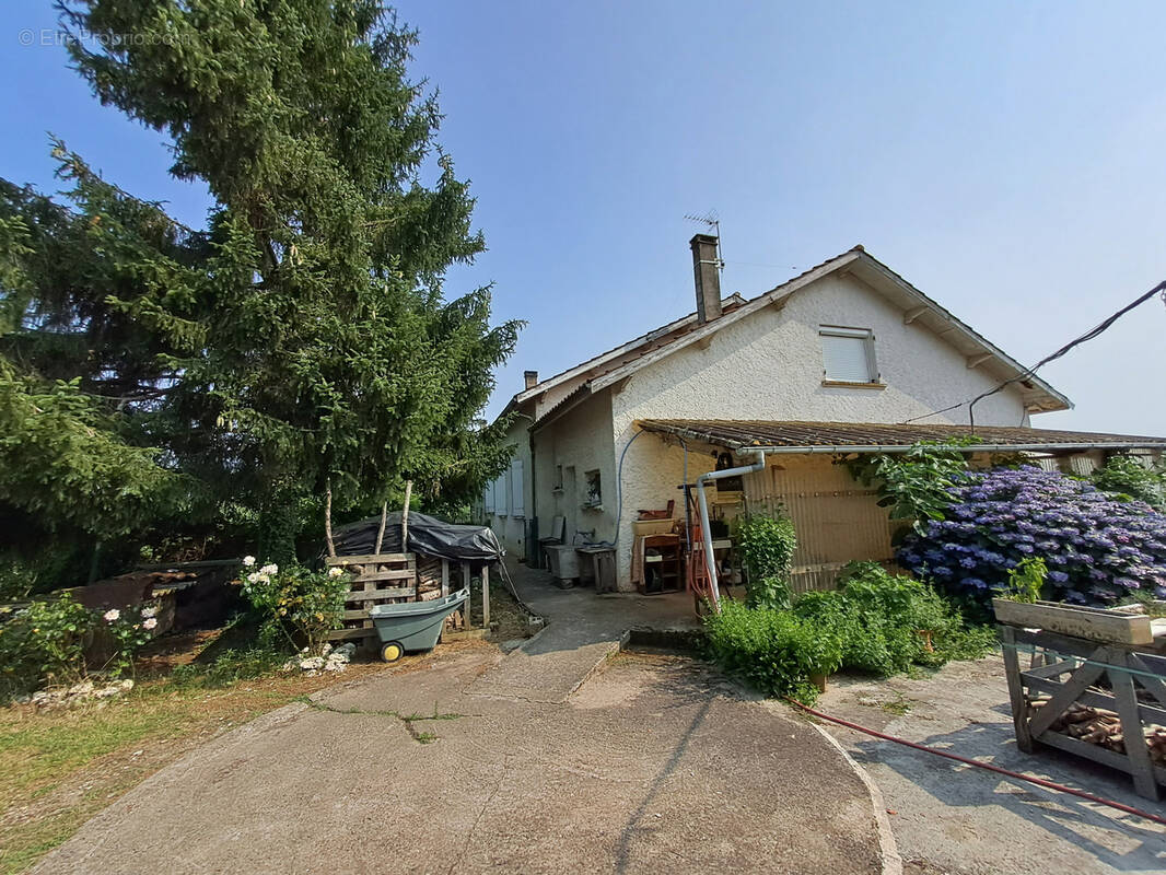 Maison à SAINTE-LIVRADE-SUR-LOT