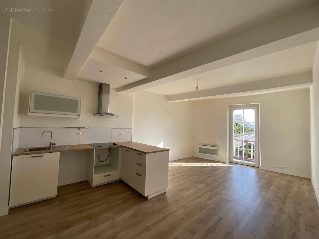 Appartement à CAZERES