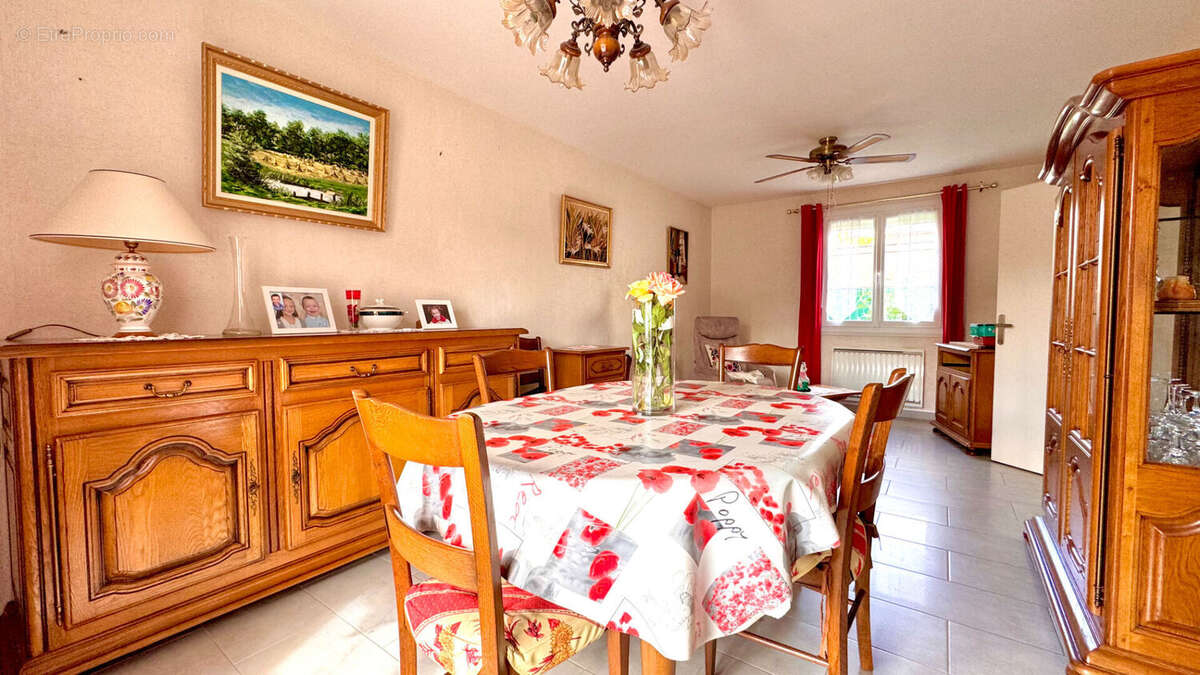 Maison à FRANQUEVILLE-SAINT-PIERRE
