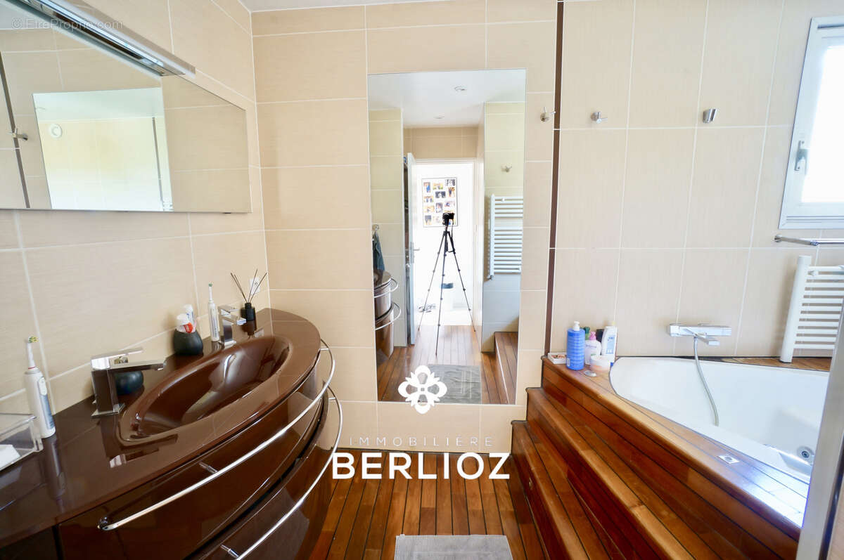 Appartement à MEYLAN
