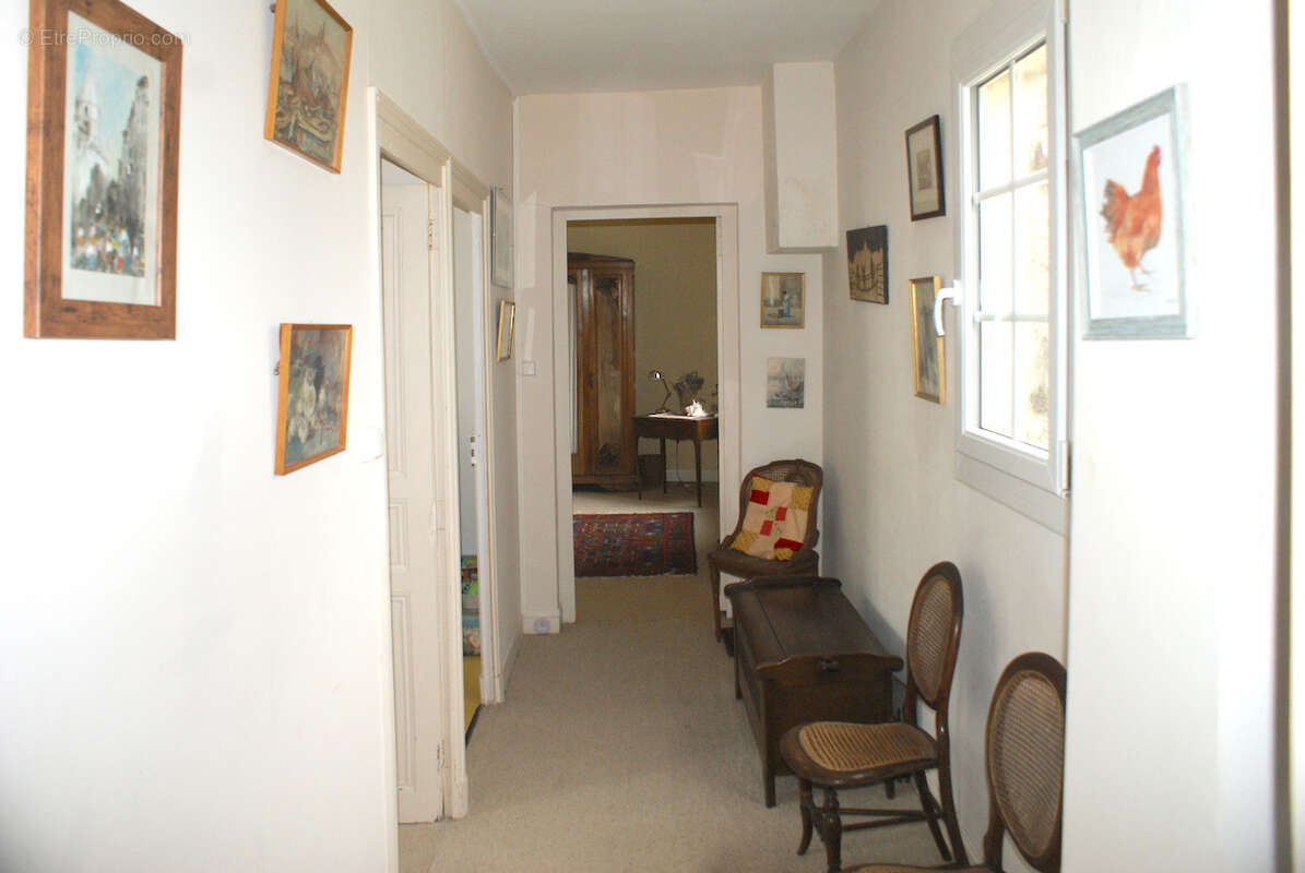 Maison à MONTLIEU-LA-GARDE